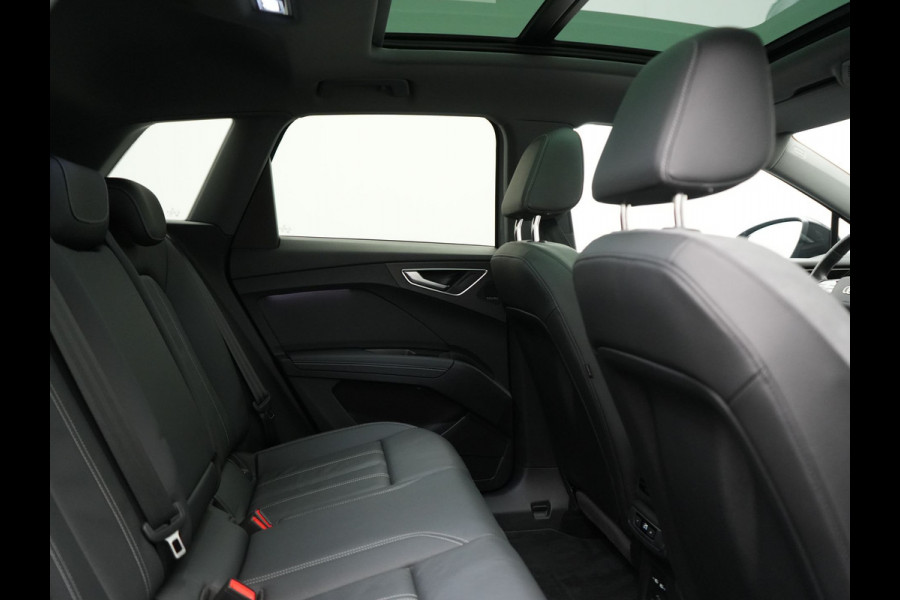 Audi Q4 e-tron 45 Quattro Edition 76,6 kWh 265pk Dealer O.H. | Panodak | Sonos Audio | Camera | Sfeerverlichting | Lederen Sportstoelen Verwarmd | Apple Carplay | Navigatie | DAB | 20"L.M |