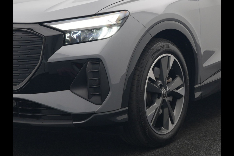Audi Q4 e-tron 45 Quattro Edition 76,6 kWh 265pk Dealer O.H. | Panodak | Sonos Audio | Camera | Sfeerverlichting | Lederen Sportstoelen Verwarmd | Apple Carplay | Navigatie | DAB | 20"L.M |