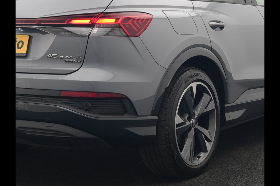 Audi Q4 e-tron 45 Quattro Edition 76,6 kWh 265pk Dealer O.H. | Panodak | Sonos Audio | Camera | Sfeerverlichting | Lederen Sportstoelen Verwarmd | Apple Carplay | Navigatie | DAB | 20"L.M |