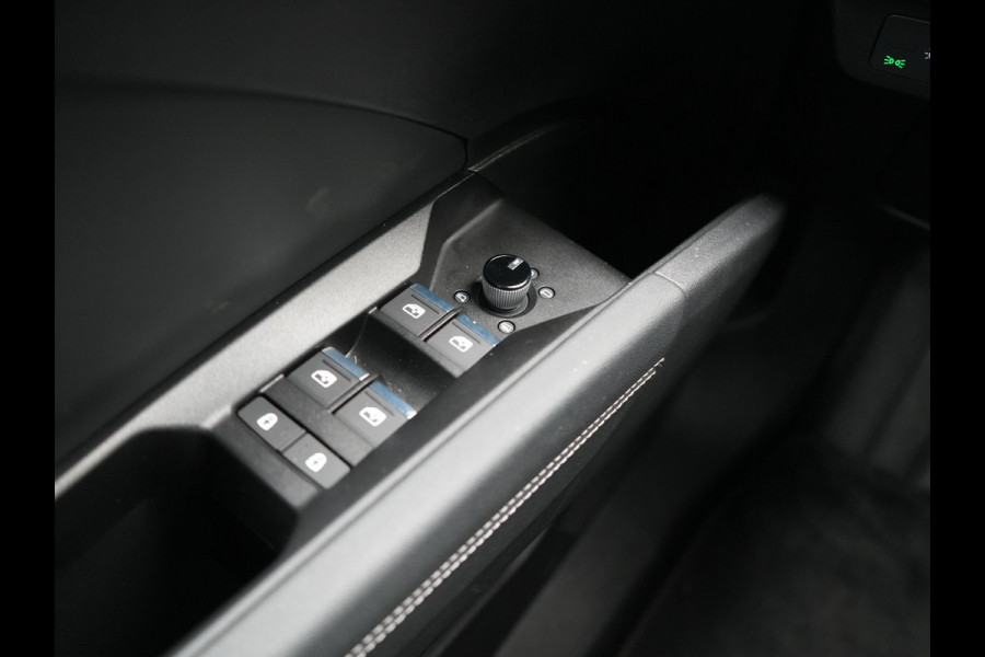 Audi Q4 e-tron 45 Quattro Edition 76,6 kWh 265pk Dealer O.H. | Panodak | Sonos Audio | Camera | Sfeerverlichting | Lederen Sportstoelen Verwarmd | Apple Carplay | Navigatie | DAB | 20"L.M |