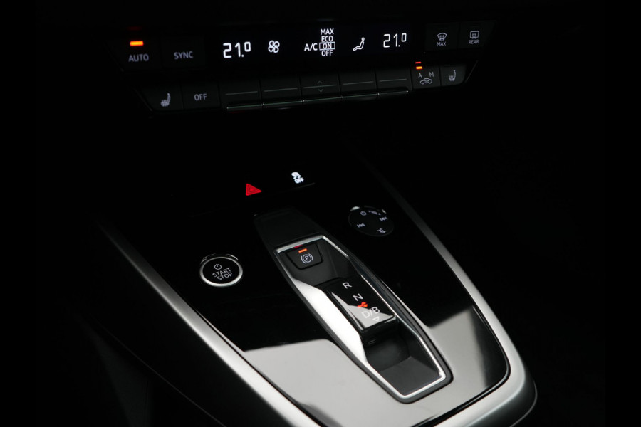 Audi Q4 e-tron 45 Quattro Edition 76,6 kWh 265pk Dealer O.H. | Panodak | Sonos Audio | Camera | Sfeerverlichting | Lederen Sportstoelen Verwarmd | Apple Carplay | Navigatie | DAB | 20"L.M |