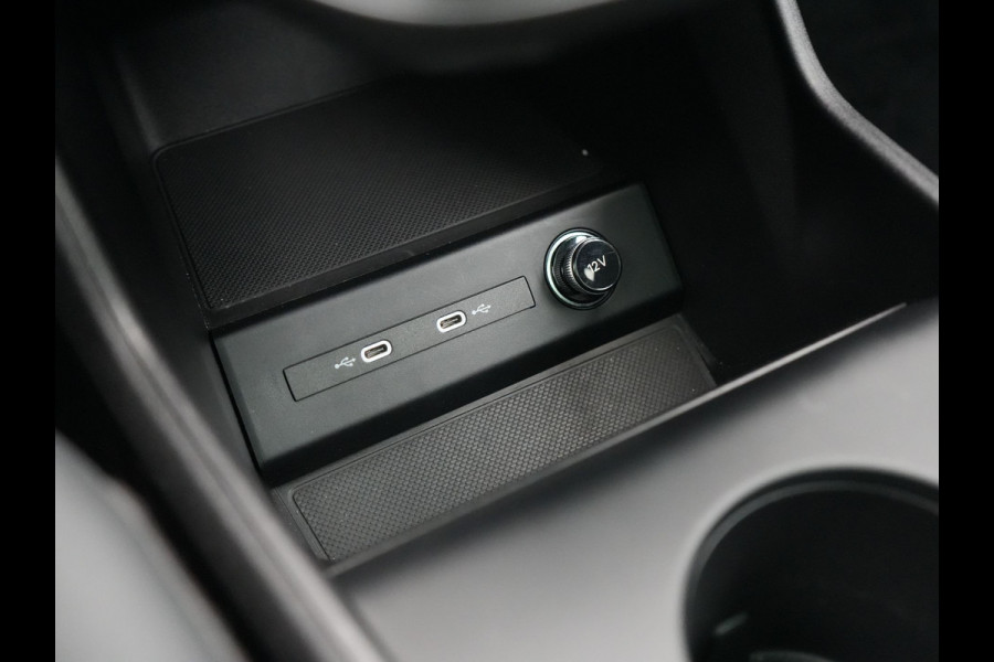 Audi Q4 e-tron 45 Quattro Edition 76,6 kWh 265pk Dealer O.H. | Panodak | Sonos Audio | Camera | Sfeerverlichting | Lederen Sportstoelen Verwarmd | Apple Carplay | Navigatie | DAB | 20"L.M |