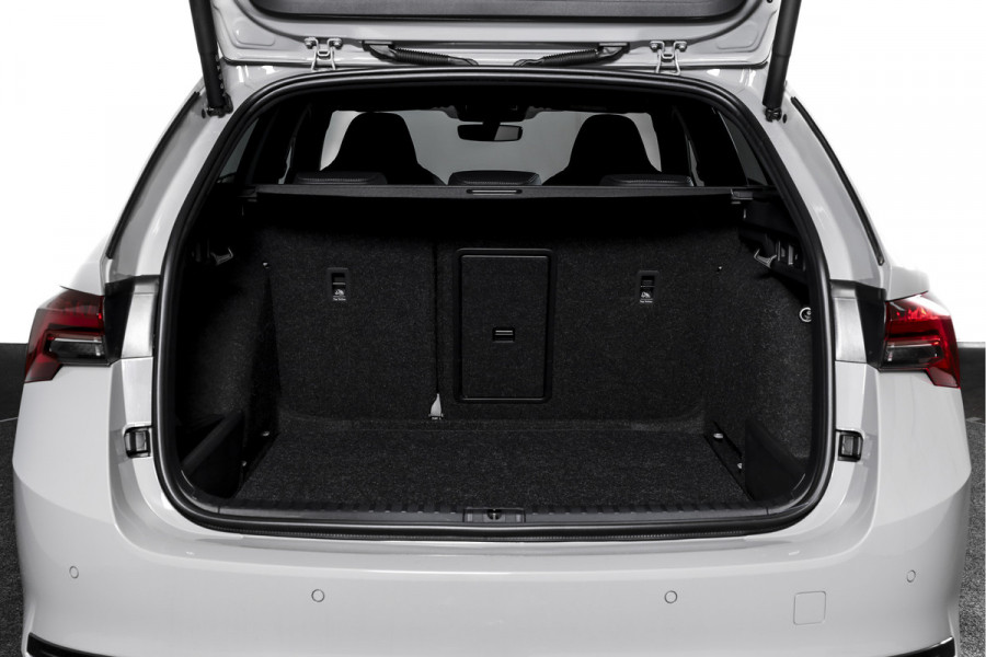 Škoda Octavia Combi 1.5 TSI MHEV 150 PK Sportline Business | Elek. Trekhaak | Matrix Led | Adapt. Cruise | Winterpakket | 13 inch Navi | Camera | NAV + App. Connect | ECC | Elek. Klep | LM 18" | 2748