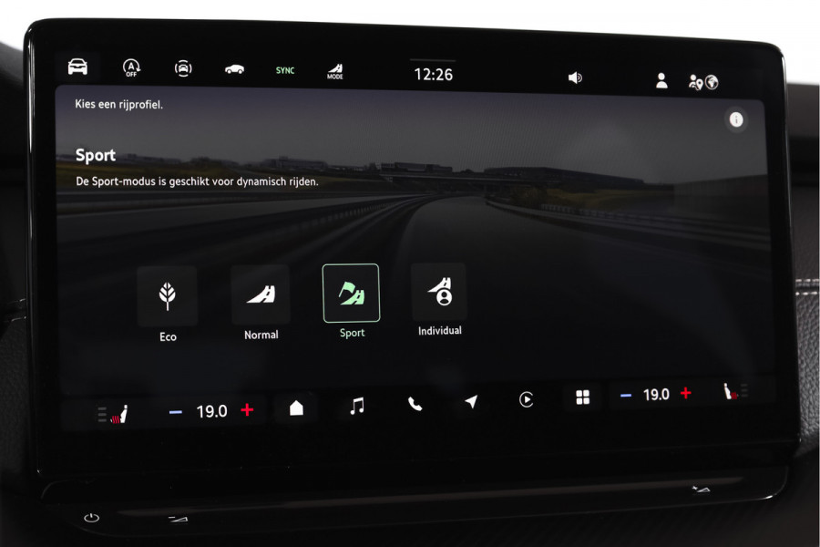 Škoda Octavia Combi 1.5 TSI MHEV 150 PK Sportline Business | S/K-Panodak | Elek. Trekhaak | Matrix Led | Adapt. Cruise | Winterpakket | 13 inch Navi | Camera | NAV + App. Connect | ECC | Elek. Klep | LM 18" | 5062