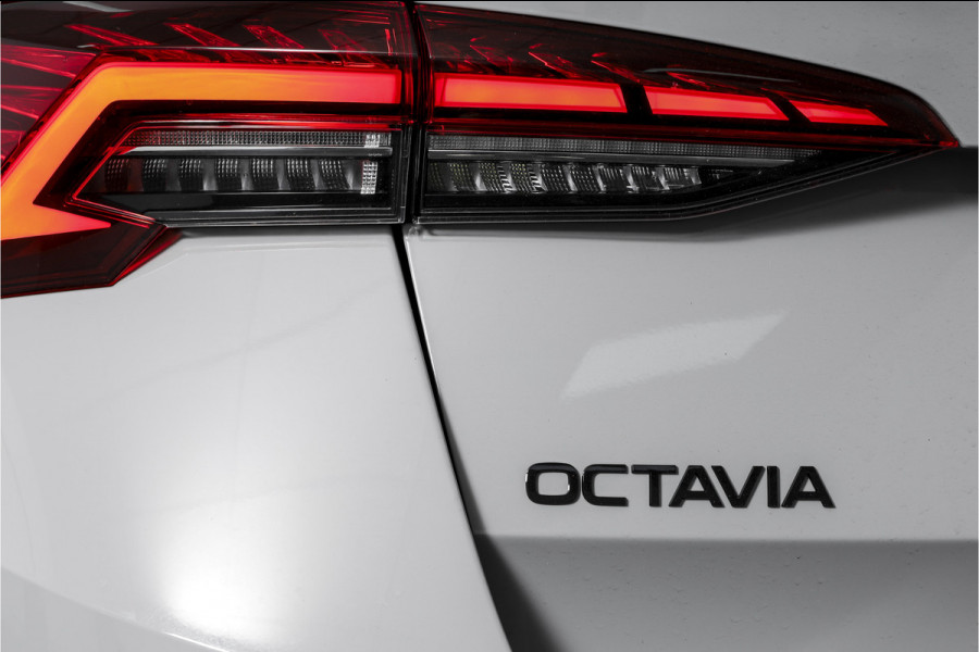 Škoda Octavia Combi 1.5 TSI MHEV 150 PK Sportline Business | Elek. Trekhaak | Matrix Led | Adapt. Cruise | Winterpakket | 13 inch Navi | Camera | NAV + App. Connect | ECC | Elek. Klep | LM 18" | 2748