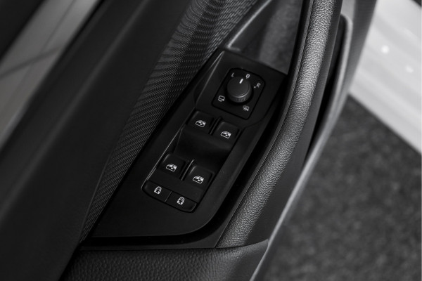 Škoda Octavia Combi 1.5 TSI MHEV 150 PK Sportline Business | Elek. Trekhaak | Matrix Led | Adapt. Cruise | Winterpakket | 13 inch Navi | Camera | NAV + App. Connect | ECC | Elek. Klep | LM 18" | 2748