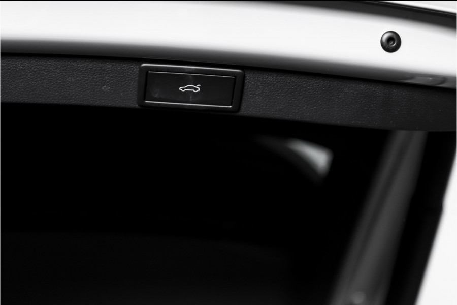 Škoda Octavia Combi 1.5 TSI MHEV 150 PK Sportline Business | Elek. Trekhaak | Matrix Led | Adapt. Cruise | Winterpakket | 13 inch Navi | Camera | NAV + App. Connect | ECC | Elek. Klep | LM 18" | 2748