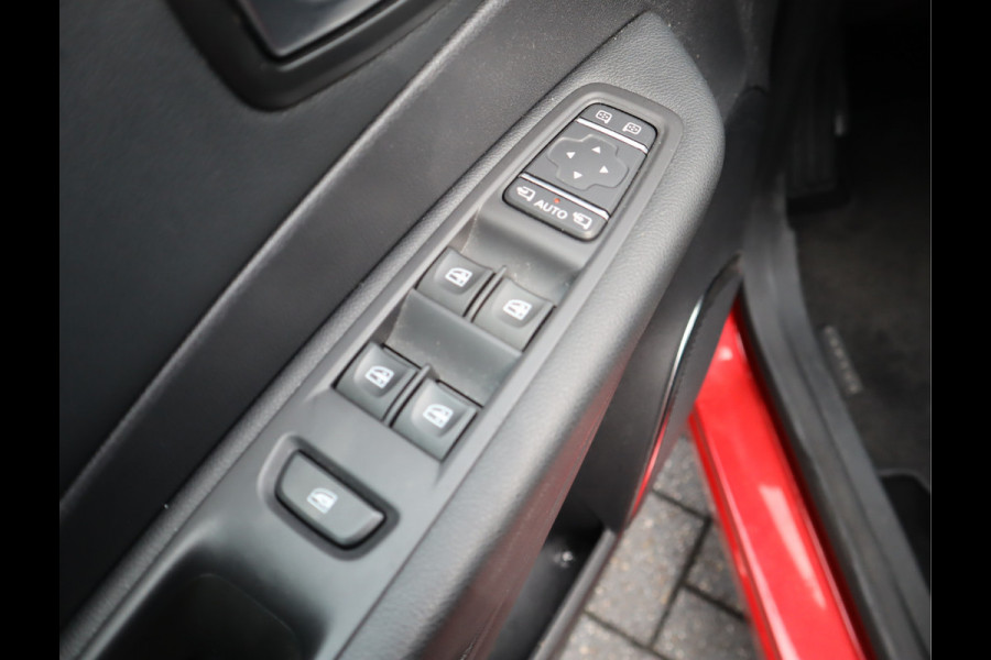 Renault Captur 1.2 TCe Intens Navi / Camera / Trekh / Keyless / Pdc / Cruise / G3 lpg installatie aanwezig