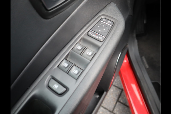 Renault Captur 1.2 TCe Intens Navi / Camera / Trekh / Keyless / Pdc / Cruise / G3 lpg installatie aanwezig