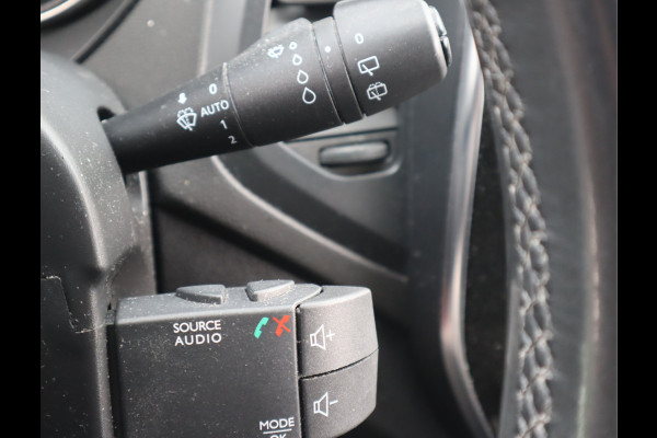 Renault Captur 1.2 TCe Intens Navi / Camera / Trekh / Keyless / Pdc / Cruise / G3 lpg installatie aanwezig