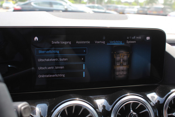 Mercedes-Benz EQA 250 Edition 1 67 kWh / Trekhaak / Panoramadak / 360Camera / Burmester / Leder&Alcantara / 19'' / CarPlay / Stoelverwarming / DAB / Dodehoek / Cruise Control