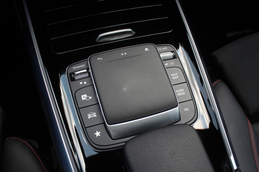 Mercedes-Benz EQA 250 Edition 1 67 kWh / Trekhaak / Panoramadak / 360Camera / Burmester / Leder&Alcantara / 19'' / CarPlay / Stoelverwarming / DAB / Dodehoek / Cruise Control