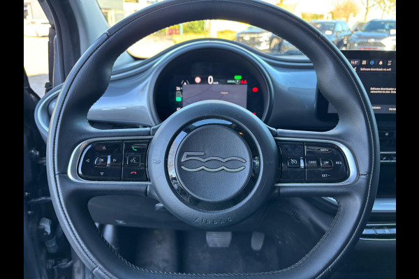 Fiat 500E 3+1 Icon 42 kWh 118 pk Automaat SOH 100% 42 kWh | Navi | CarPlay | DAB | PDC | 28.000 km 100% Electrisch, Extra achterdeur rechts | 11 kW laden | 85 kW snelladen | BTW-auto