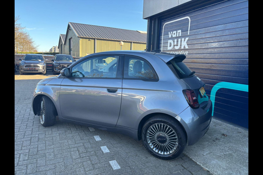 Fiat 500E 3+1 Icon 42 kWh 118 pk Automaat SOH 100% 42 kWh | Navi | CarPlay | DAB | PDC | 28.000 km 100% Electrisch, Extra achterdeur rechts | 11 kW laden | 85 kW snelladen | BTW-auto