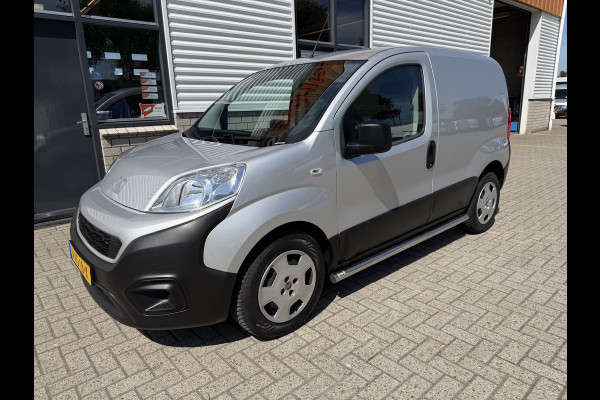 Fiat Fiorino 1.3 MJ Adventure / vaste prijs rijklaar € 9.950 ex btw / lease vanaf € 168 / euro 6 / bpm vrij / zilver metallic / airco / cruise / navi / schuifdeur / pdc achter !