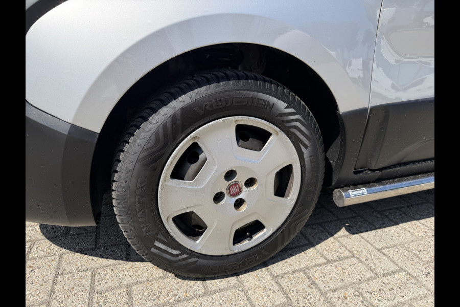 Fiat Fiorino 1.3 MJ Adventure / vaste prijs rijklaar € 9.950 ex btw / lease vanaf € 168 / euro 6 / bpm vrij / zilver metallic / airco / cruise / navi / schuifdeur / pdc achter !