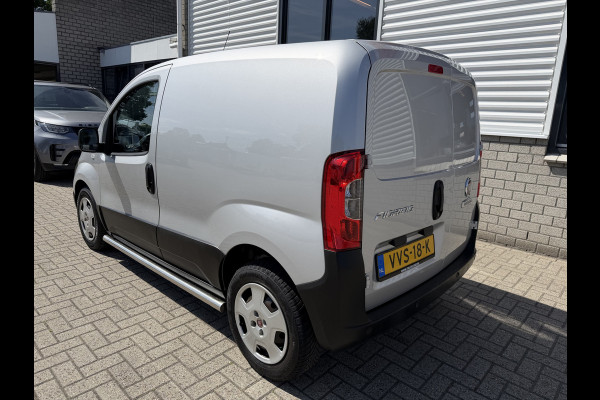 Fiat Fiorino 1.3 MJ Adventure / vaste prijs rijklaar € 9.950 ex btw / lease vanaf € 168 / euro 6 / bpm vrij / zilver metallic / airco / cruise / navi / schuifdeur / pdc achter !