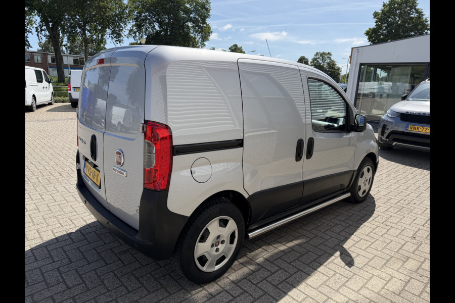 Fiat Fiorino 1.3 MJ Adventure / vaste prijs rijklaar € 9.950 ex btw / lease vanaf € 168 / euro 6 / bpm vrij / zilver metallic / airco / cruise / navi / schuifdeur / pdc achter !