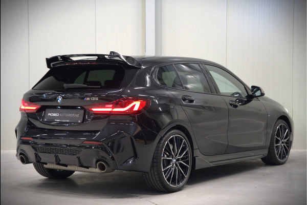 BMW 1-serie M135i xDrive High Executive Edition | M Performance | Stoelverwarming | Cruise Control | Adaptive LED | Ambiance Verlichting | HIFI | Grootlichtassistent | M Sport Remmen