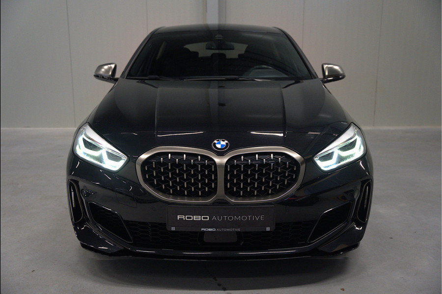 BMW 1-serie M135i xDrive High Executive Edition | M Performance | Stoelverwarming | Cruise Control | Adaptive LED | Ambiance Verlichting | HIFI | Grootlichtassistent | M Sport Remmen