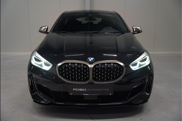 BMW 1-serie M135i xDrive High Executive Edition | M Performance | Stoelverwarming | Cruise Control | Adaptive LED | Ambiance Verlichting | HIFI | Grootlichtassistent | M Sport Remmen