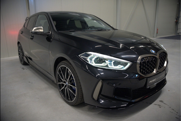 BMW 1-serie M135i xDrive High Executive Edition | M Performance | Stoelverwarming | Cruise Control | Adaptive LED | Ambiance Verlichting | HIFI | Grootlichtassistent | M Sport Remmen