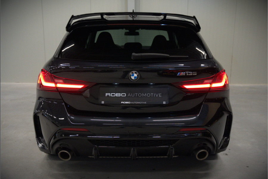 BMW 1-serie M135i xDrive High Executive Edition | M Performance | Stoelverwarming | Cruise Control | Adaptive LED | Ambiance Verlichting | HIFI | Grootlichtassistent | M Sport Remmen