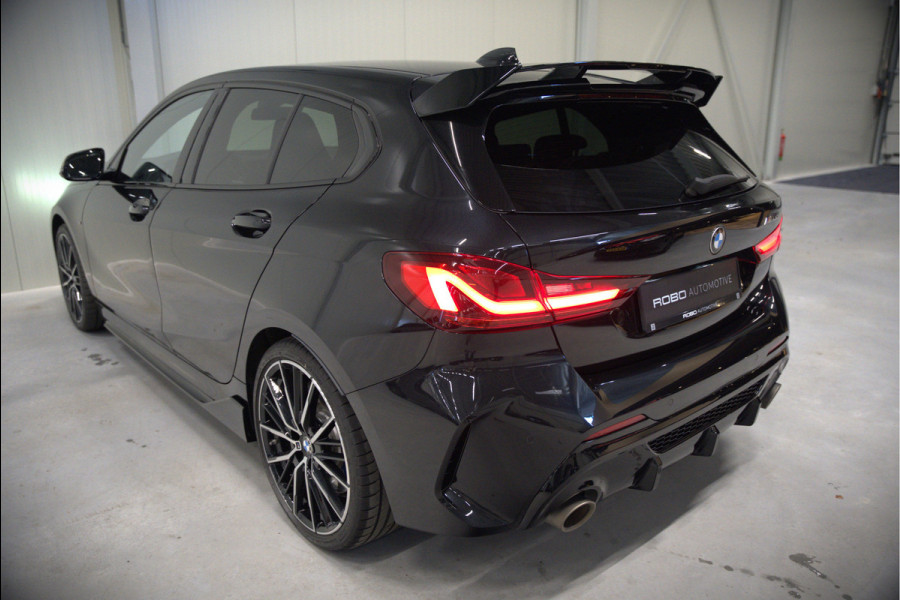 BMW 1-serie M135i xDrive High Executive Edition | M Performance | Stoelverwarming | Cruise Control | Adaptive LED | Ambiance Verlichting | HIFI | Grootlichtassistent | M Sport Remmen