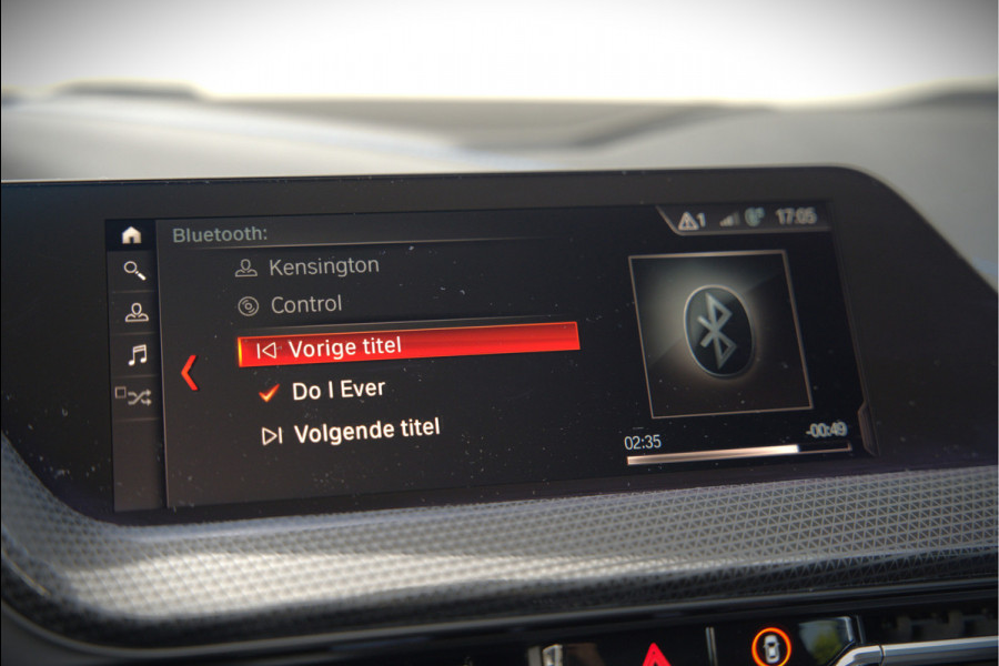 BMW 1-serie M135i xDrive High Executive Edition | M Performance | Stoelverwarming | Cruise Control | Adaptive LED | Ambiance Verlichting | HIFI | Grootlichtassistent | M Sport Remmen