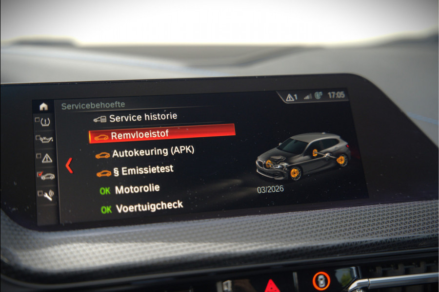 BMW 1-serie M135i xDrive High Executive Edition | M Performance | Stoelverwarming | Cruise Control | Adaptive LED | Ambiance Verlichting | HIFI | Grootlichtassistent | M Sport Remmen