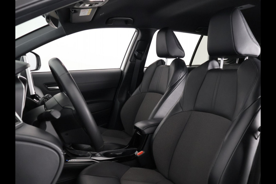 Toyota Corolla Cross 2.0 High Power Hybrid First Edition | Stoelverwarming | Navigatie | Half Leder | Apple Carplay & AndroidAUTO | 1e eigenaar |