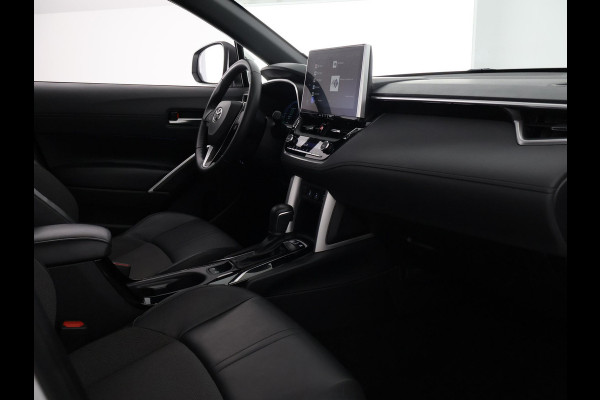 Toyota Corolla Cross 2.0 High Power Hybrid First Edition | Stoelverwarming | Navigatie | Half Leder | Apple Carplay & AndroidAUTO | 1e eigenaar |