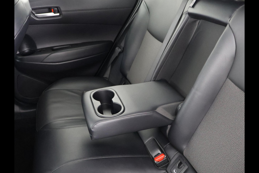 Toyota Corolla Cross 2.0 High Power Hybrid First Edition | Stoelverwarming | Navigatie | Half Leder | Apple Carplay & AndroidAUTO | 1e eigenaar |