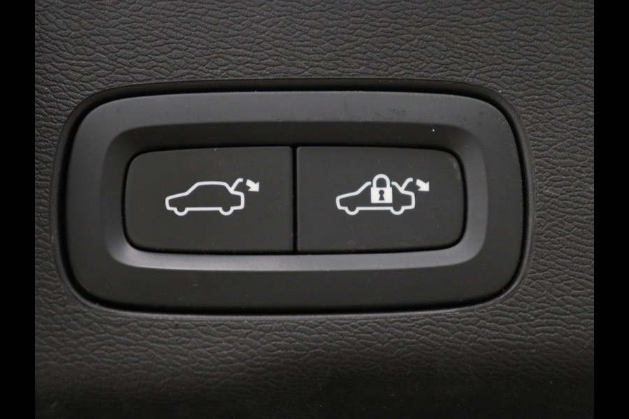 Volvo XC60 2.0 Recharge T6 AWD Business Pro | SOH 89,4% | Carplay | Panoramadak | Camera | LED | Leer | Stoel en stuurverwarming | Cruise control | Navigatie | LM | Automaat