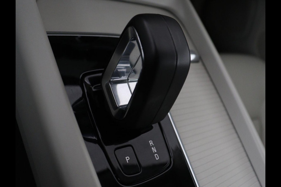Volvo XC60 2.0 Recharge T6 AWD Business Pro | SOH 89,4% | Carplay | Panoramadak | Camera | LED | Leer | Stoel en stuurverwarming | Cruise control | Navigatie | LM | Automaat
