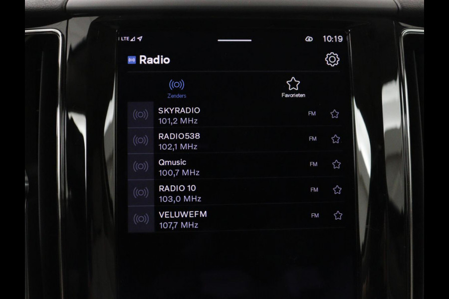 Volvo XC60 2.0 Recharge T6 AWD Business Pro | SOH 89,4% | Carplay | Panoramadak | Camera | LED | Leer | Stoel en stuurverwarming | Cruise control | Navigatie | LM | Automaat