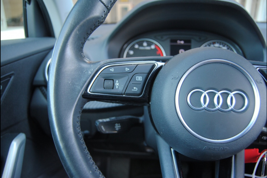 Audi Q2 30 TFSI Design PL+