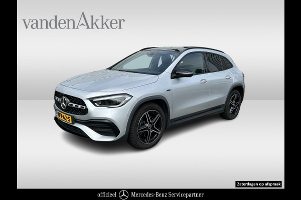 Mercedes-Benz GLA 250e AMG // Trekhaak // Panorama dak // Memory // Sfeerverlichting // Multi Beam LED // Camera // Advanced Audio