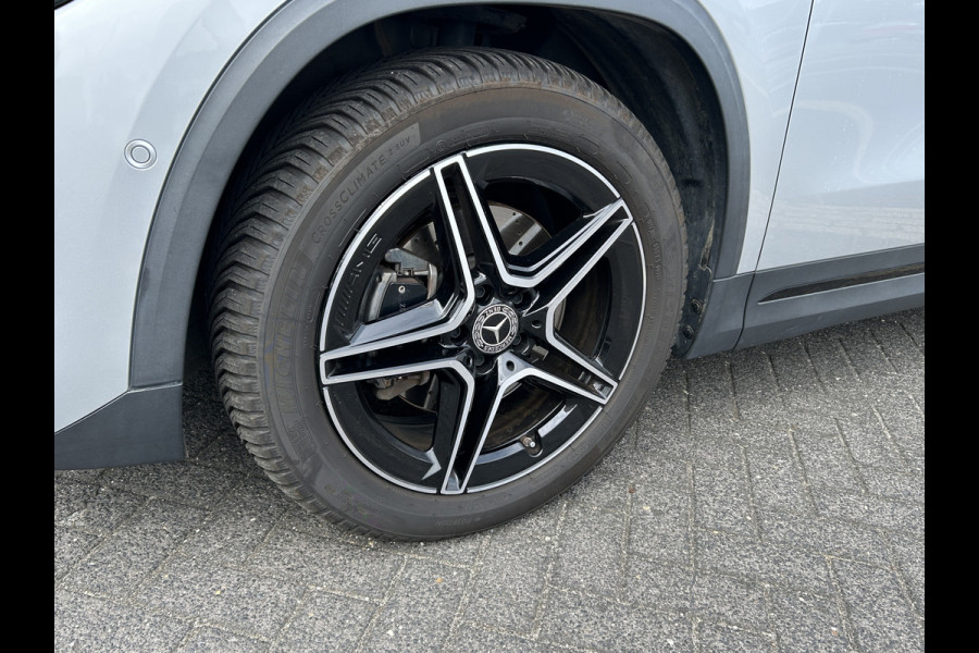 Mercedes-Benz GLA 250e AMG // Trekhaak // Panorama dak // Memory // Sfeerverlichting // Multi Beam LED // Camera // Advanced Audio