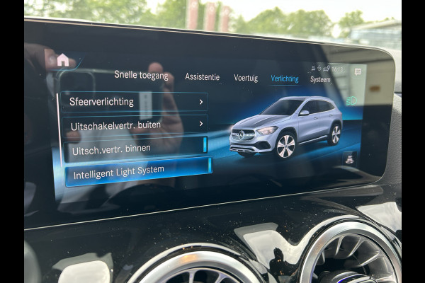 Mercedes-Benz GLA 250e AMG // Trekhaak // Panorama dak // Memory // Sfeerverlichting // Multi Beam LED // Camera // Advanced Audio