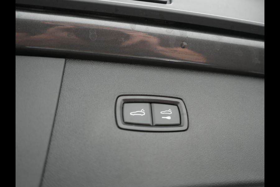 Porsche Cayenne Coupé 3.0 E-Hybrid PHEV | MY 2024 Facelift | | Trekhaak Af Fabriek | Panodak | Luchtvering | Sportuitlaat | PDLS+ | Sport Chrono | InnoDrive Adaptive Cruise | SportDesign | Head up | Soft Close | 22"L.M | 360 Camera | Plug In Hybrid |