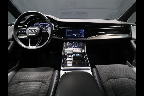 Audi Q7 60 TFSI e quattro S-Line Sport Plus [LUCHTVERING, 22INCH, BANG & OLUFSEN, ELEKTRISCHE STOELEN, APPLE CARPLAY, ANDROID, STOELVERWARMING, CAMERA, TREKHAAK UITKLAPBAAR, ELEKTRISCHE ACHTERKLEP, NIEUWSTAAT]