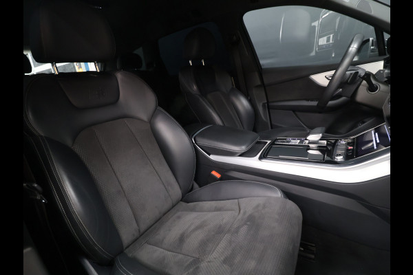 Audi Q7 60 TFSI e quattro S-Line Sport Plus [LUCHTVERING, 22INCH, BANG & OLUFSEN, ELEKTRISCHE STOELEN, APPLE CARPLAY, ANDROID, STOELVERWARMING, CAMERA, TREKHAAK UITKLAPBAAR, ELEKTRISCHE ACHTERKLEP, NIEUWSTAAT]