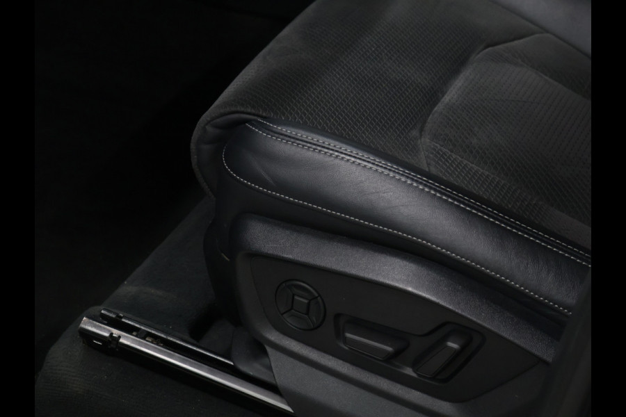 Audi Q7 60 TFSI e quattro S-Line Sport Plus [LUCHTVERING, 22INCH, BANG & OLUFSEN, ELEKTRISCHE STOELEN, APPLE CARPLAY, ANDROID, STOELVERWARMING, CAMERA, TREKHAAK UITKLAPBAAR, ELEKTRISCHE ACHTERKLEP, NIEUWSTAAT]