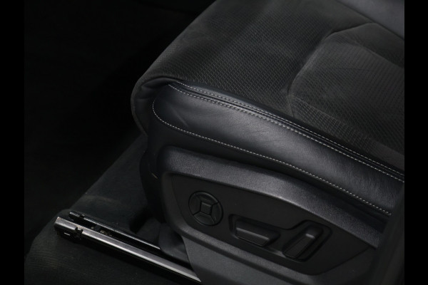 Audi Q7 60 TFSI e quattro S-Line Sport Plus [LUCHTVERING, 22INCH, BANG & OLUFSEN, ELEKTRISCHE STOELEN, APPLE CARPLAY, ANDROID, STOELVERWARMING, CAMERA, TREKHAAK UITKLAPBAAR, ELEKTRISCHE ACHTERKLEP, NIEUWSTAAT]