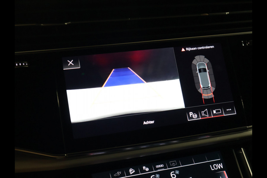 Audi Q7 60 TFSI e quattro S-Line Sport Plus [LUCHTVERING, 22INCH, BANG & OLUFSEN, ELEKTRISCHE STOELEN, APPLE CARPLAY, ANDROID, STOELVERWARMING, CAMERA, TREKHAAK UITKLAPBAAR, ELEKTRISCHE ACHTERKLEP, NIEUWSTAAT]