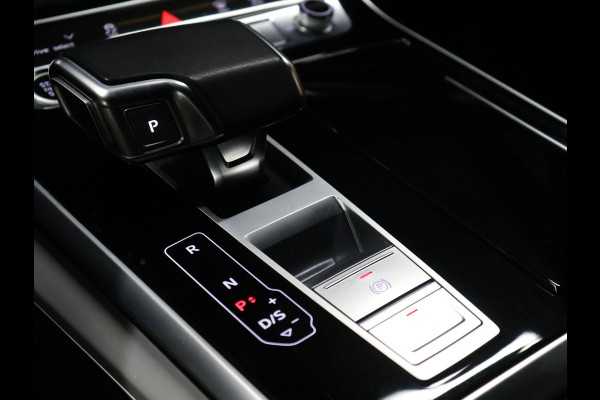 Audi Q7 60 TFSI e quattro S-Line Sport Plus [LUCHTVERING, 22INCH, BANG & OLUFSEN, ELEKTRISCHE STOELEN, APPLE CARPLAY, ANDROID, STOELVERWARMING, CAMERA, TREKHAAK UITKLAPBAAR, ELEKTRISCHE ACHTERKLEP, NIEUWSTAAT]
