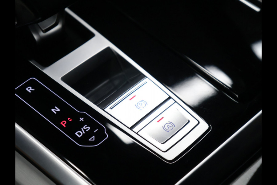 Audi Q7 60 TFSI e quattro S-Line Sport Plus [LUCHTVERING, 22INCH, BANG & OLUFSEN, ELEKTRISCHE STOELEN, APPLE CARPLAY, ANDROID, STOELVERWARMING, CAMERA, TREKHAAK UITKLAPBAAR, ELEKTRISCHE ACHTERKLEP, NIEUWSTAAT]