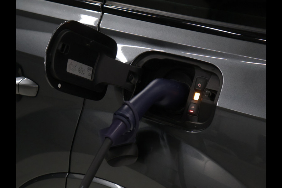 Audi Q7 60 TFSI e quattro S-Line Sport Plus [LUCHTVERING, 22INCH, BANG & OLUFSEN, ELEKTRISCHE STOELEN, APPLE CARPLAY, ANDROID, STOELVERWARMING, CAMERA, TREKHAAK UITKLAPBAAR, ELEKTRISCHE ACHTERKLEP, NIEUWSTAAT]