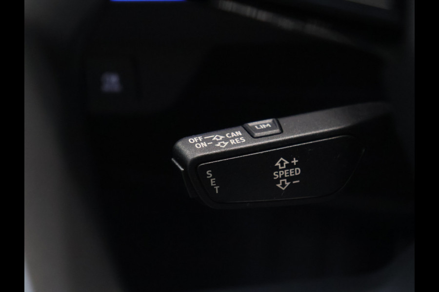 Audi Q4 e-tron 40 Launch edition S Competition 77 kWh [SCHUIFKANTELDAK, APPLE CARPLAY, CRUISE CONTROL, STOELVERWARMING, DIGITAL DASH, ELEKTRISCHE ACHTERKLEP, NAVIGATIE NIEUWSTAAT]